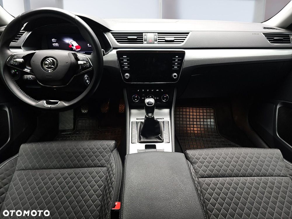 Skoda Superb 2.0 TDI SCR Ambition - 6