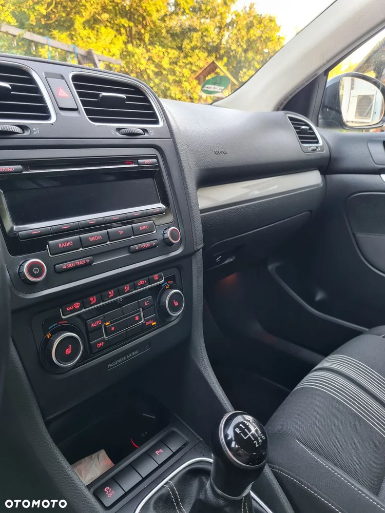 Volkswagen Golf 2.0 TDI DPF BlueMotion Technology MATCH - 24