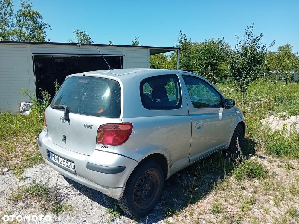 Toyota Yaris 1.0 Base - 3