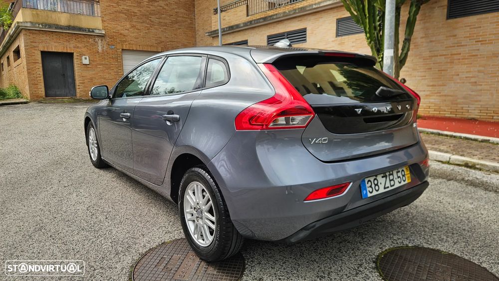 Volvo V40 1.6 D2 Momentum Eco - 6