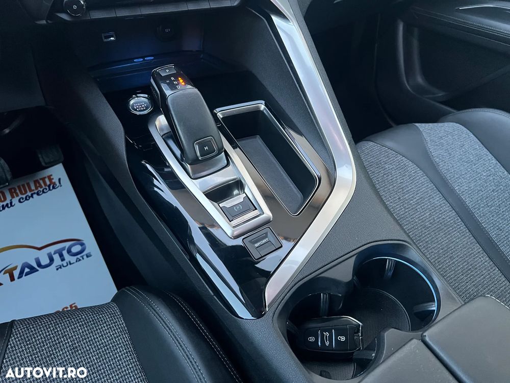 Peugeot 3008 1.2 PureTech 130 EAT8 GT - 11