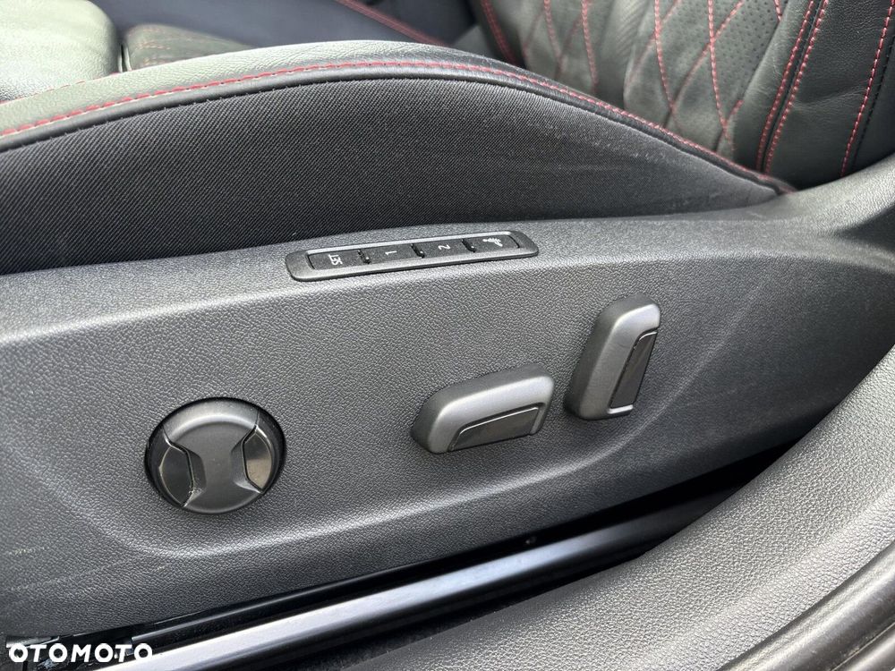 Skoda Octavia 2.0 TSI RS DSG - 12