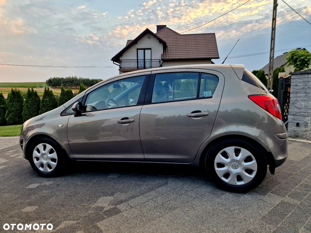 Opel Corsa 1.2 16V Cosmo S&S - 3