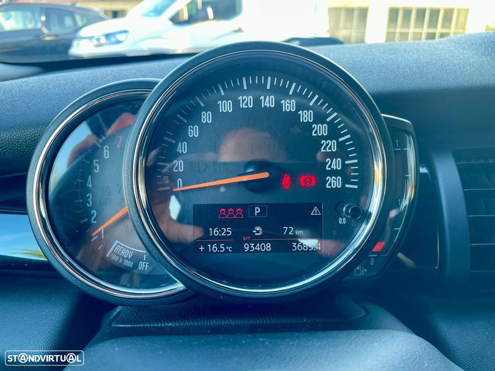 MINI 5 Portas Cooper Auto - 12
