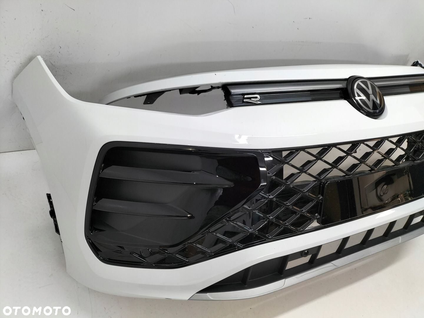 Zderzak przedni przód VW TAYRON 24- R-LINE - 3