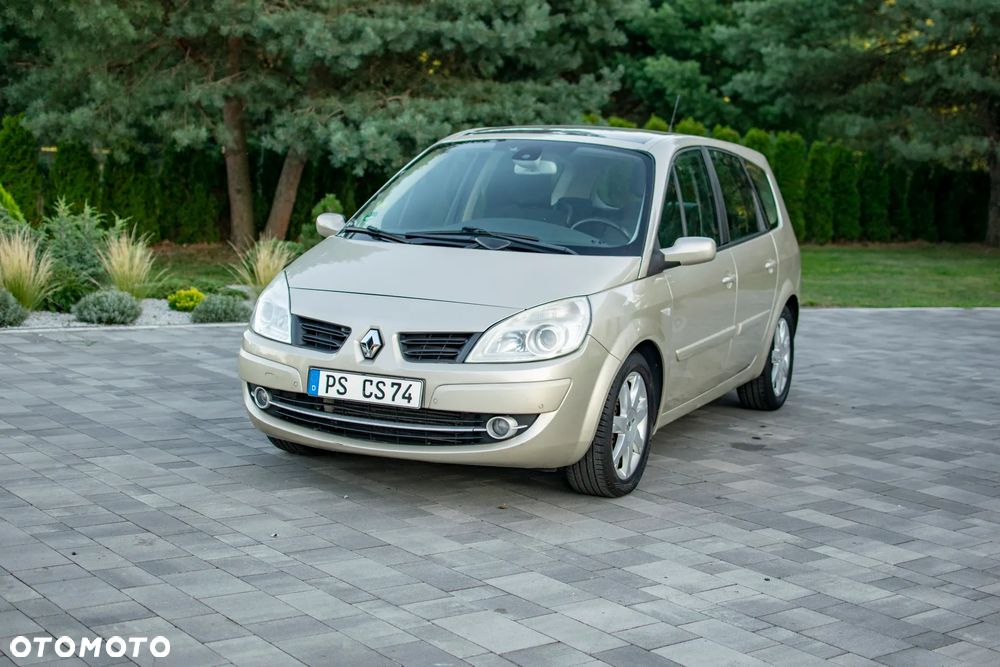 Renault Grand Scenic - 11