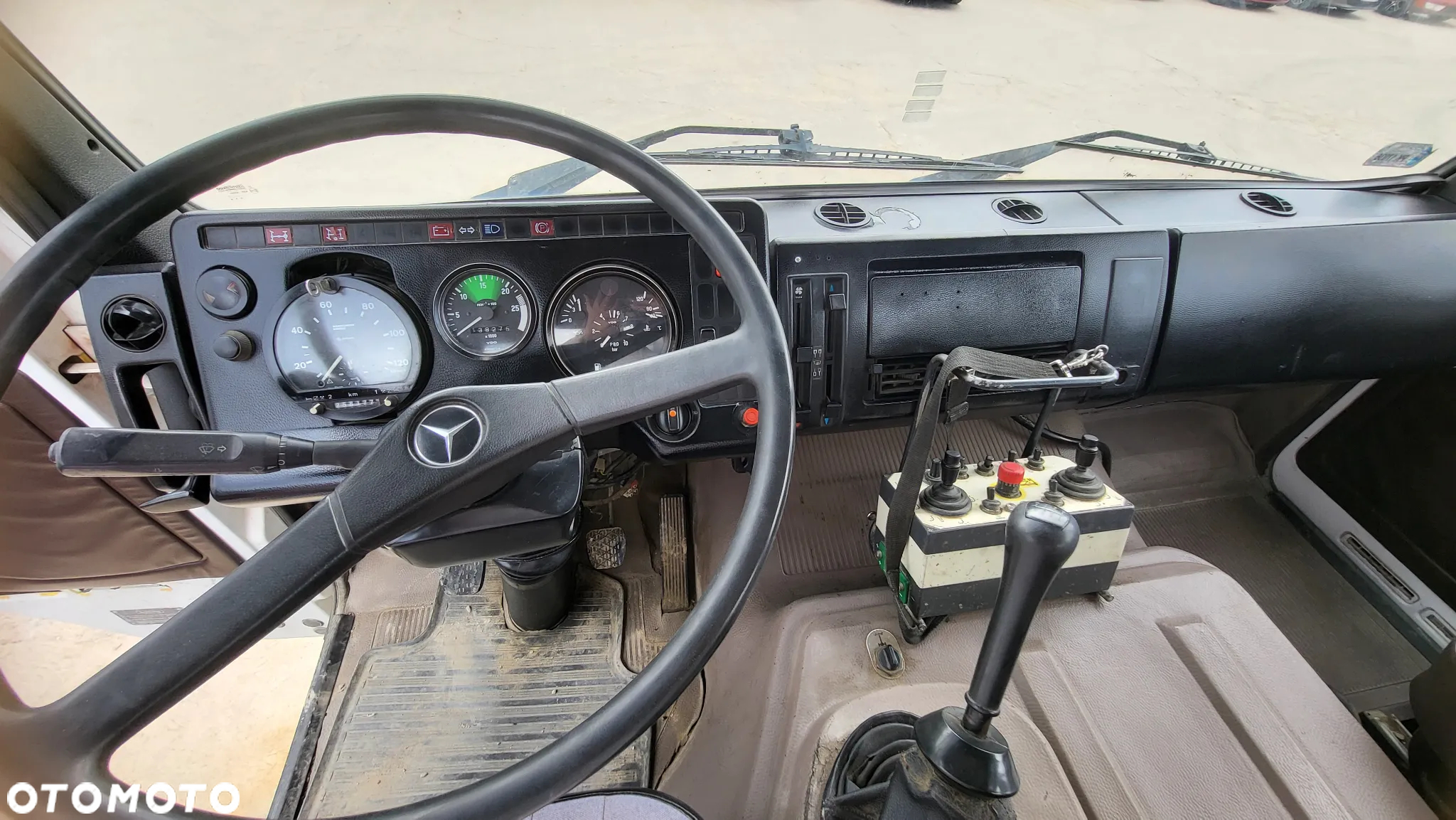 Mercedes-Benz 1622 - 8