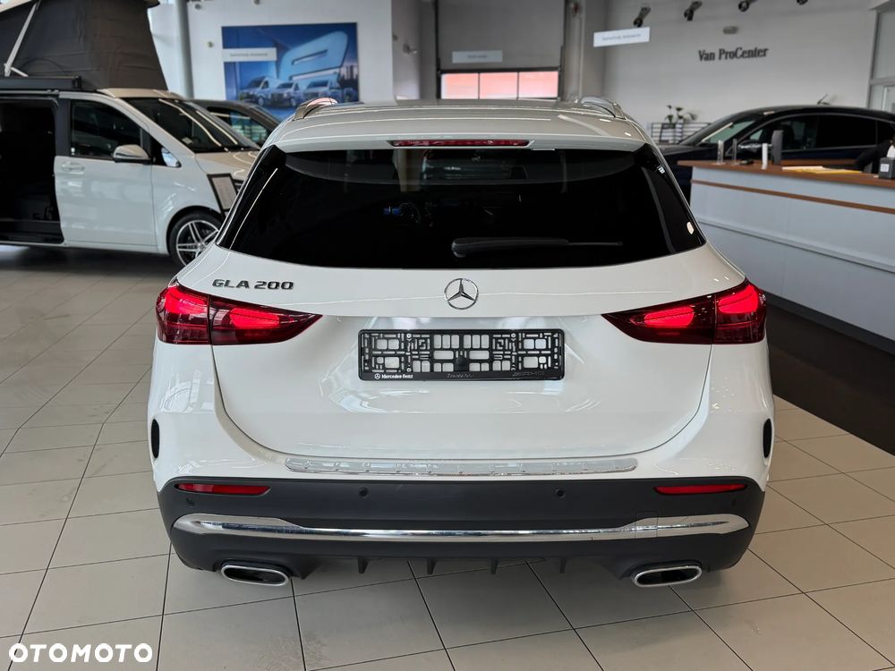 Mercedes-Benz GLA 200 AMG Line - 9
