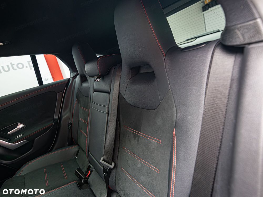 Mercedes-Benz CLA 250 4-Matic AMG Line 7G-DCT - 25