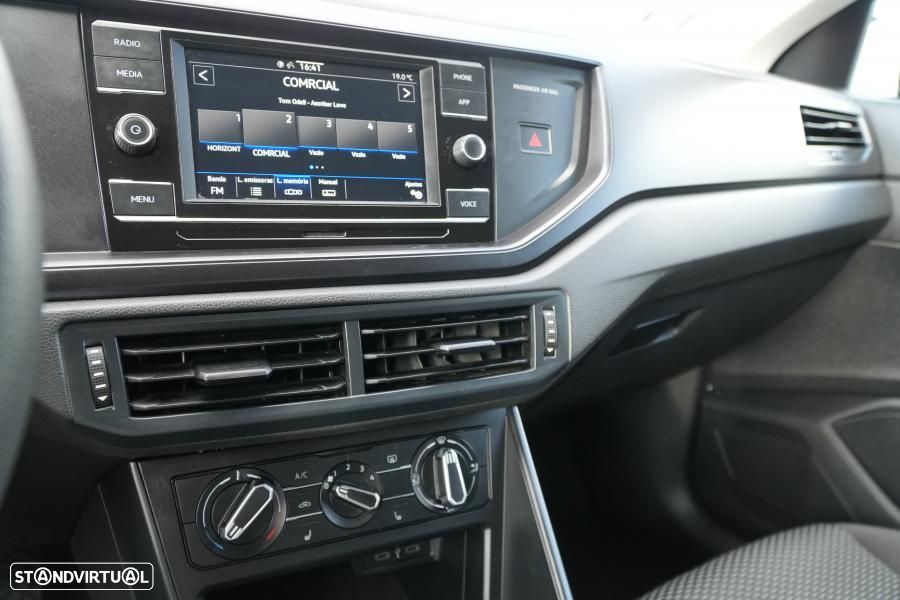 Volkswagen Polo 1.0 Confortline — fotografia 12