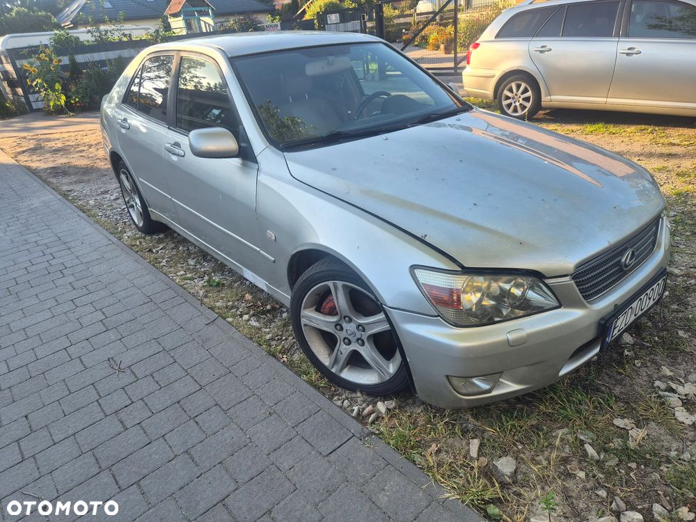 Lexus Is 2002 photo 3