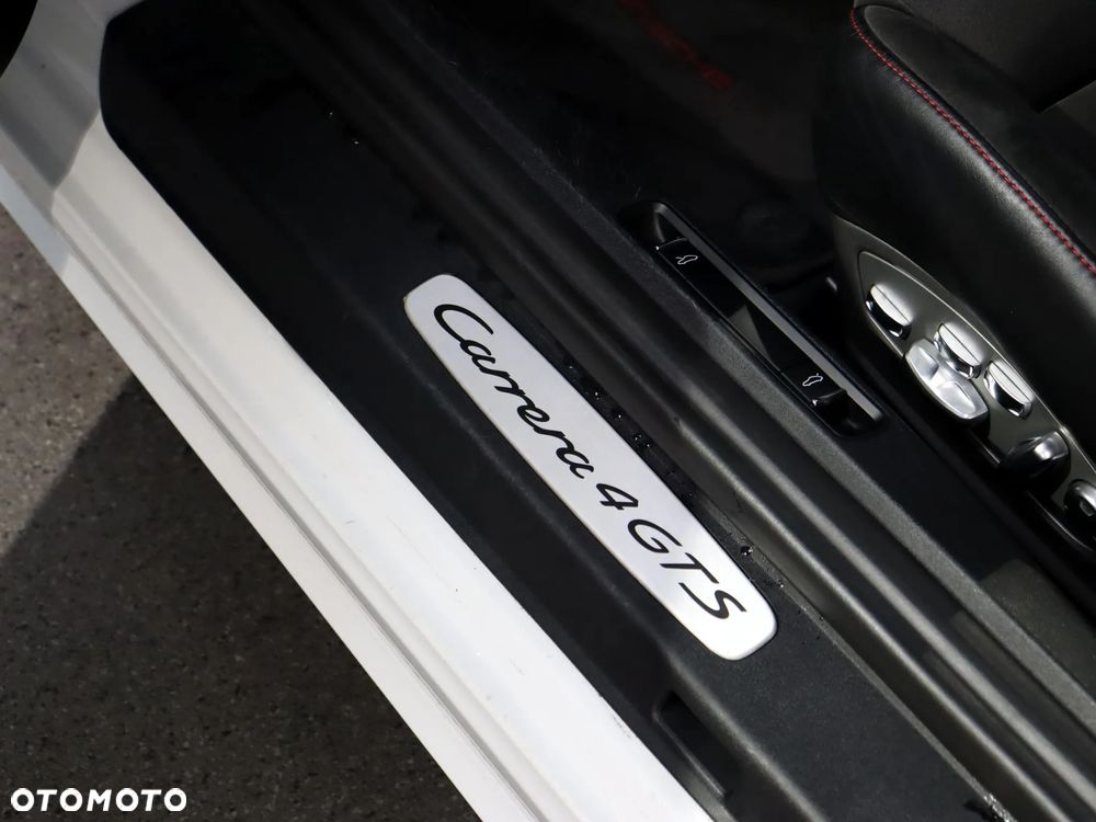 Porsche 911 Carrera 4 GTS PDK - 29