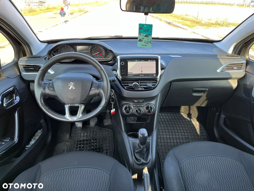Peugeot 208 1.2 PureTech Style - 9