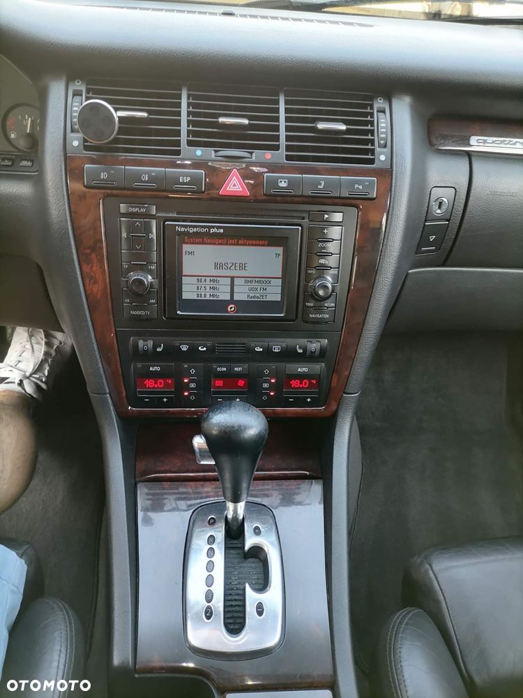 Audi S8 - 3
