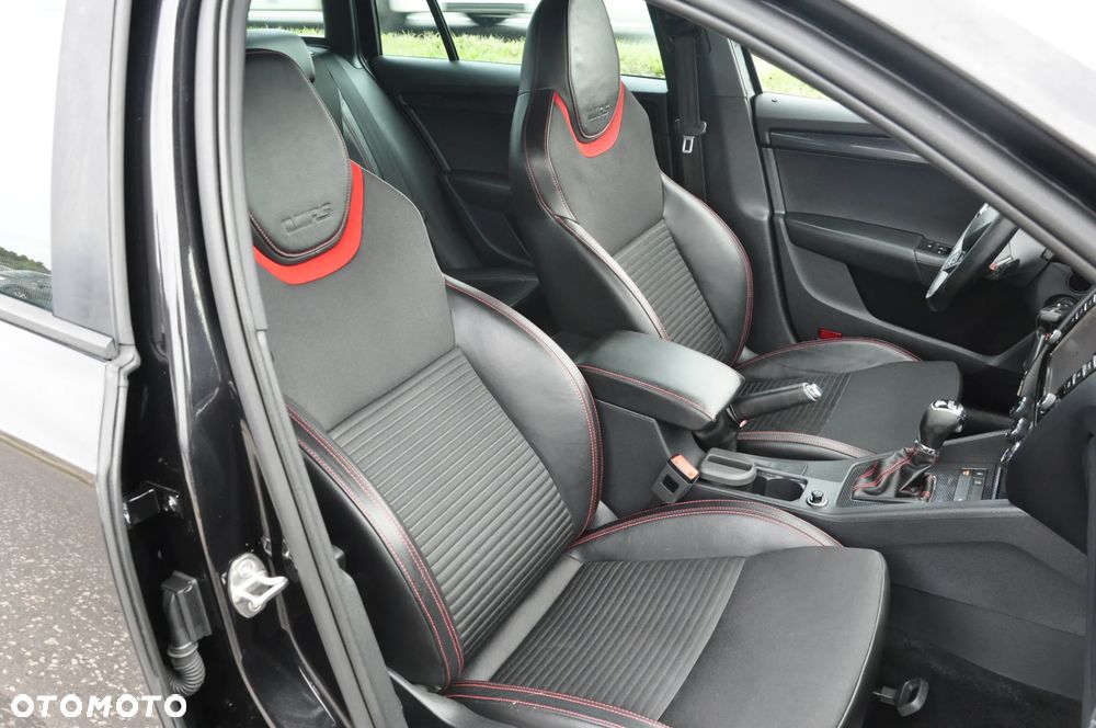 Skoda Octavia 2.0 TDI DSG RS - 4