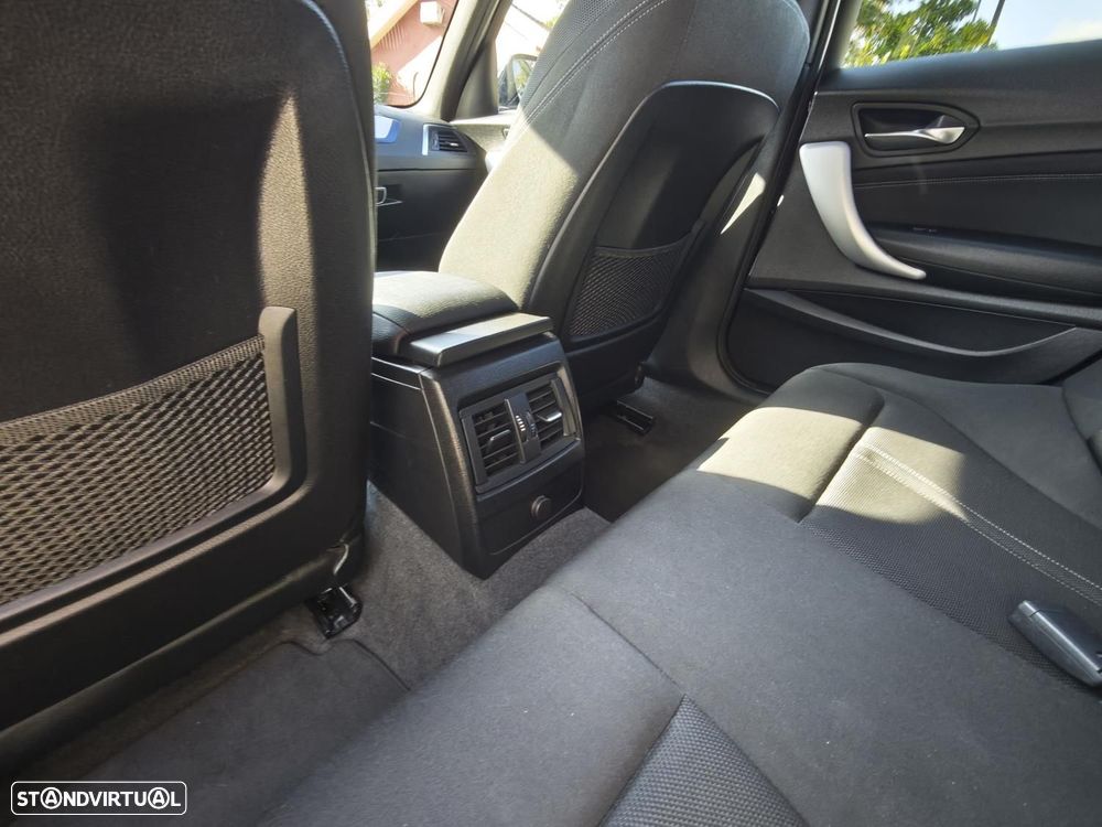 BMW 116 d Pack Desportivo M Auto - 37