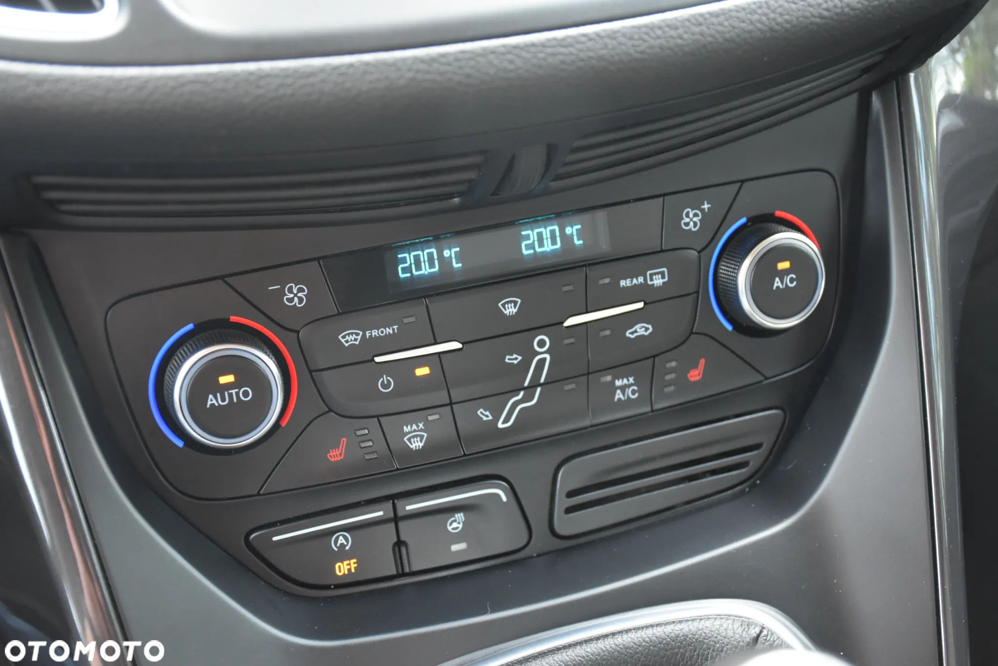 Ford Grand C-MAX Gr 1.5 TDCi Titanium - 24