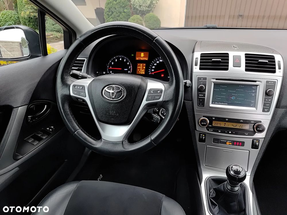 Toyota Avensis 1.8 Premium - 26