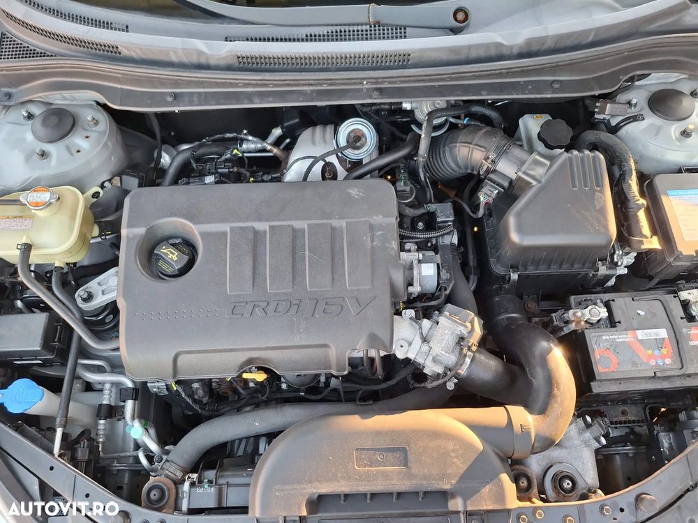 Kia Ceed 1.6 CRDi ISG Spirit - 10