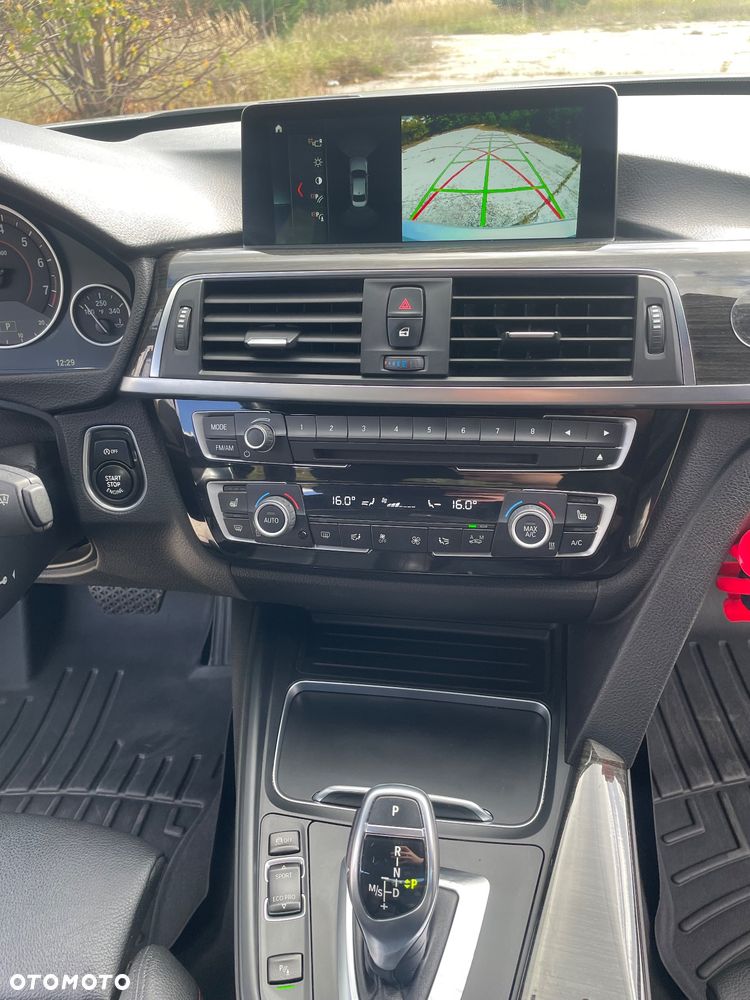 BMW Seria 3 328i xDrive Sport Line - 9