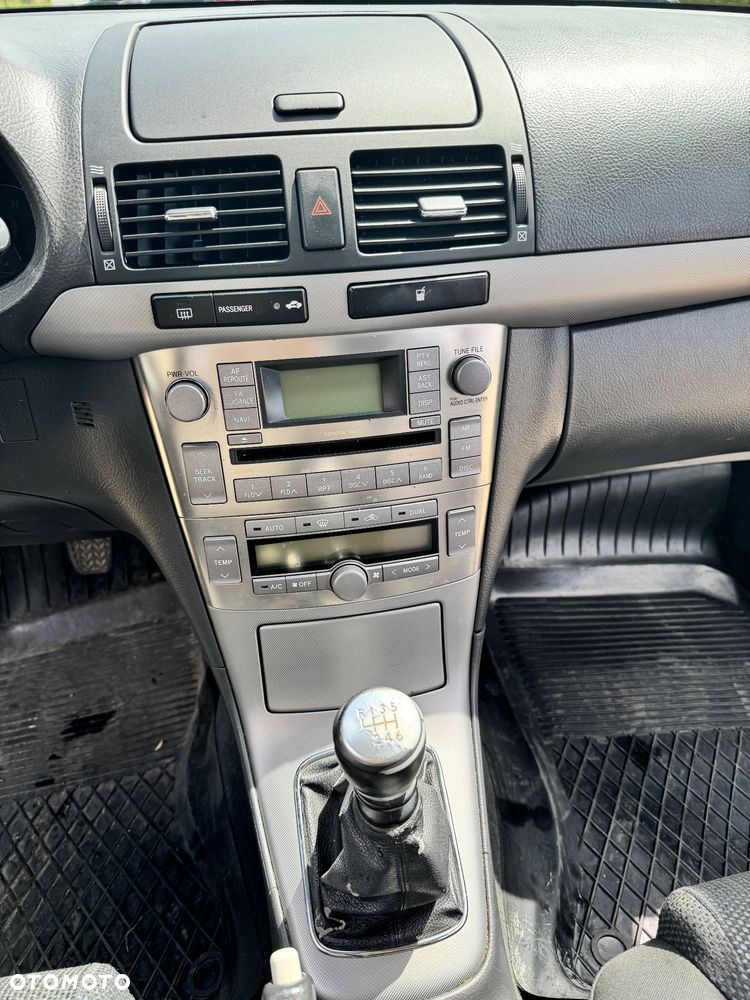 Toyota Avensis 2.0 D-4D Sol - 15