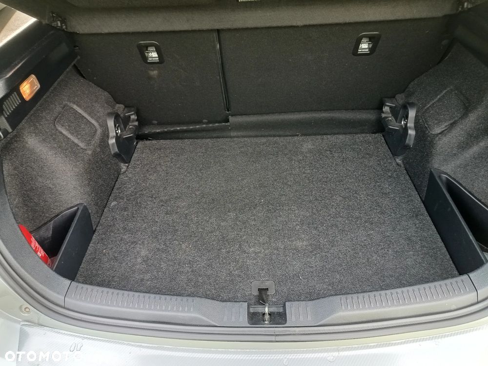 Toyota Auris 1.6 Valvematic Comfort - 15