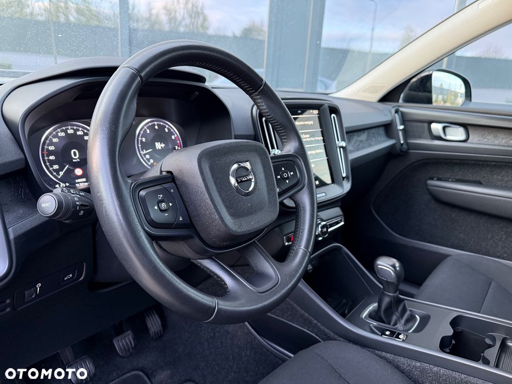 Volvo XC 40 T2 Momentum Core - 6