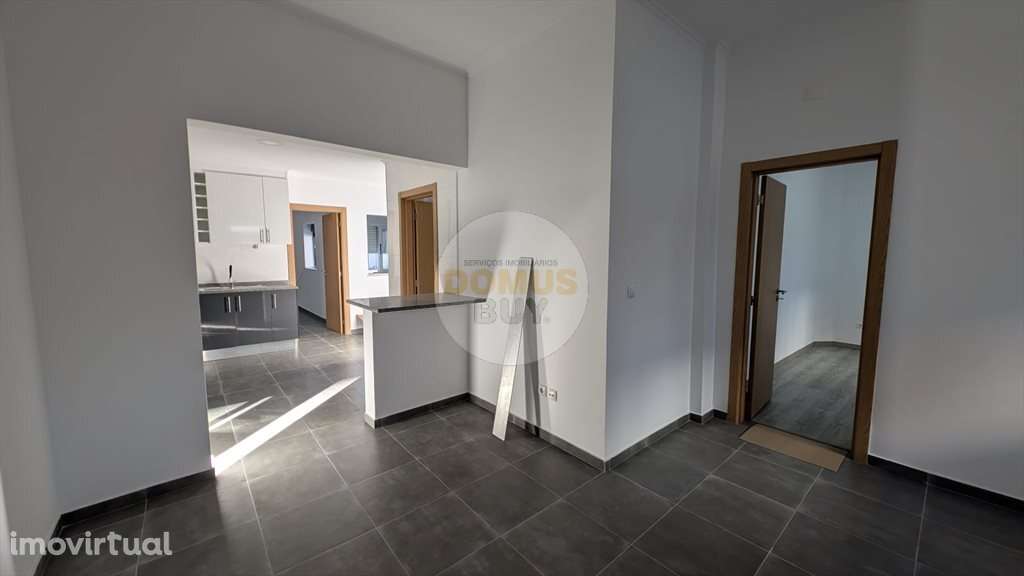 MORADIA TÉRREA T3 A ESTREAR | 2WCS  - BAIXA DA BANHEIRA - Grande imagem: 2/16