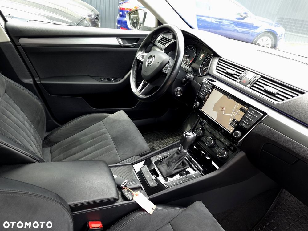 Skoda Superb 2.0 TDI Style DSG - 17
