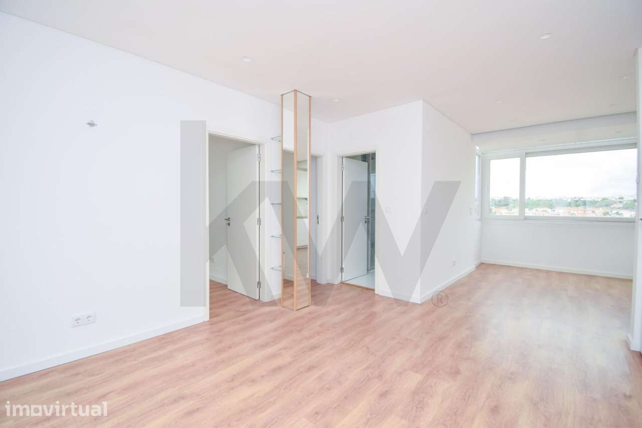 T2 Renovado em Queluz | Excelente Luz Natural e Vista Desafogada - Grande imagem: 4/16