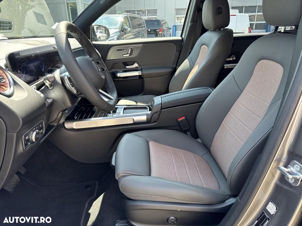 Mercedes-Benz EQB - 13