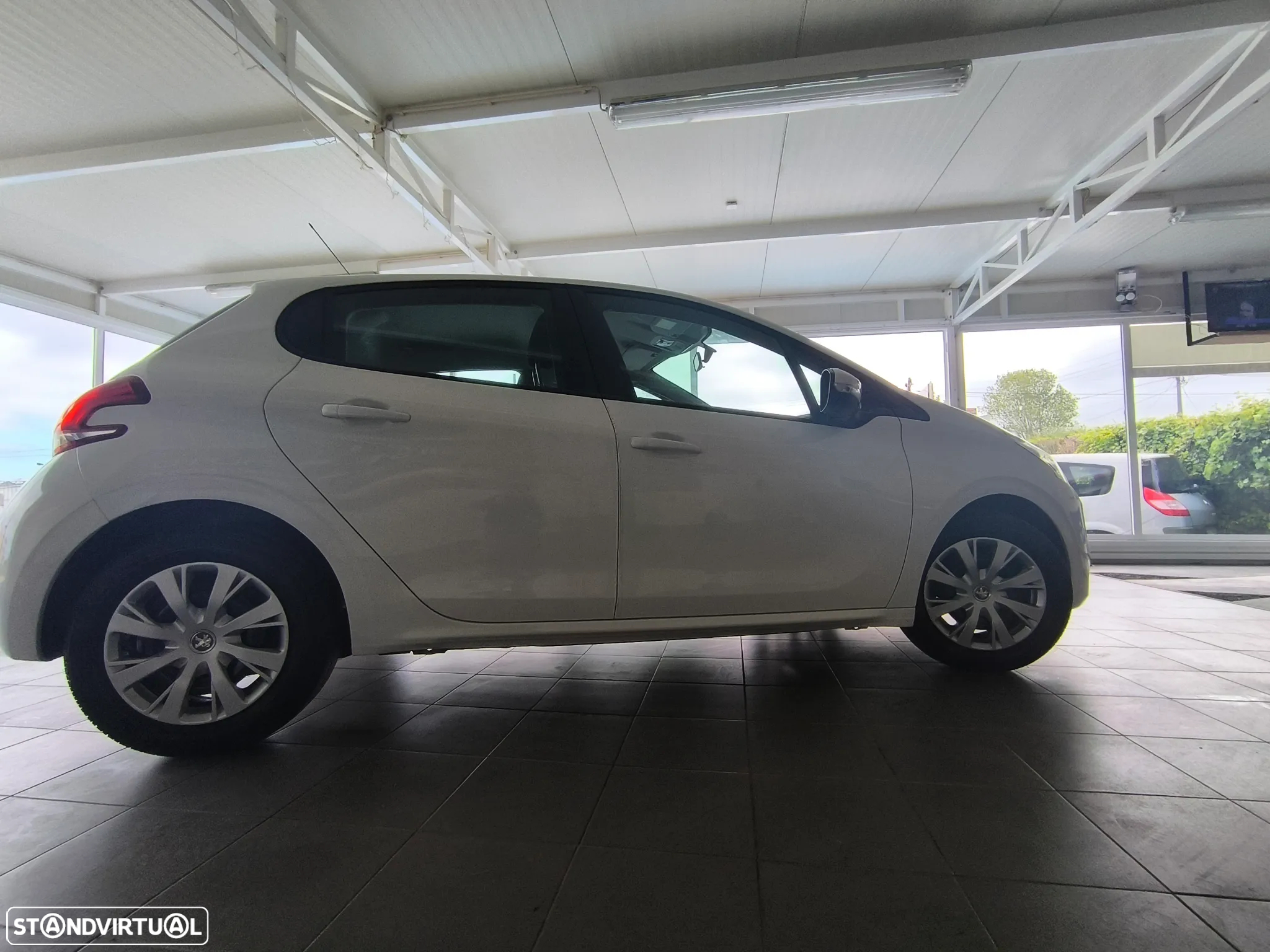 Peugeot 208 1.2 PureTech Active - 4