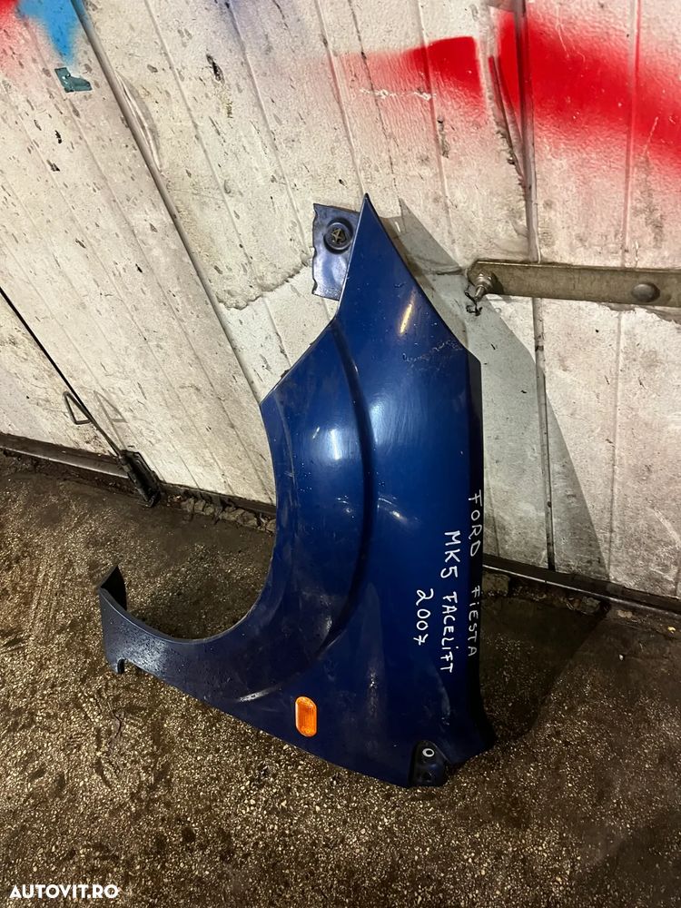 Aripa stanga fata Ford Fiesta MK5 facelift albastru 2005-2008 - 2