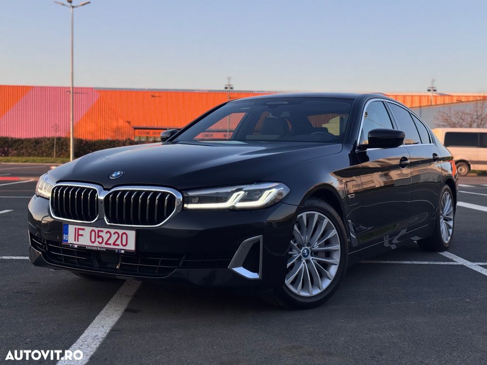 BMW Seria 5 530e Aut. Luxury Line - 1
