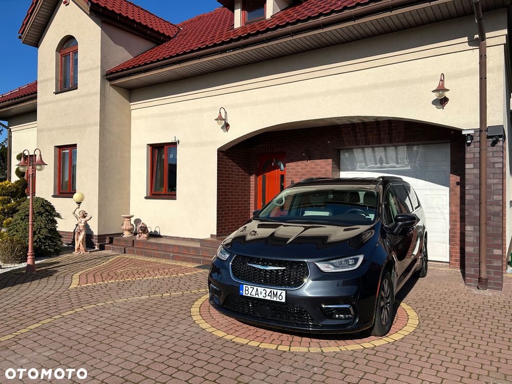 Chrysler Pacifica - 2