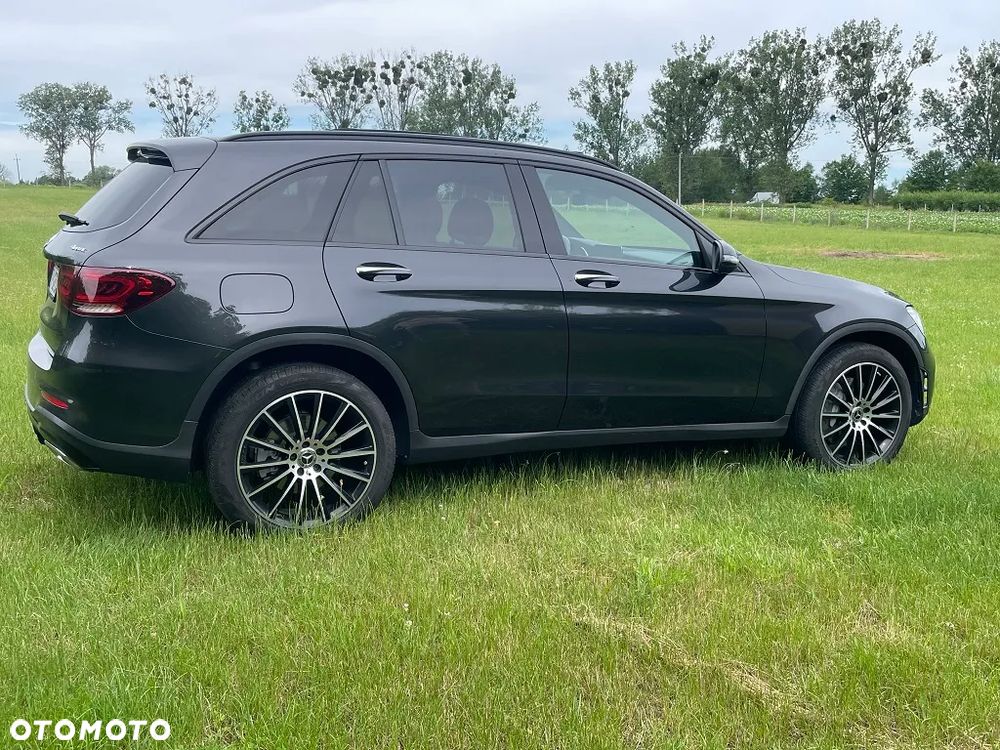 Mercedes-Benz GLC 300 4Matic 9G-TRONIC AMG Line Plus - 12