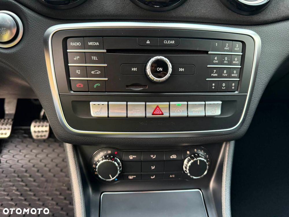 Mercedes-Benz Klasa A 180 (BlueEFFICIENCY) AMG Sport - 35