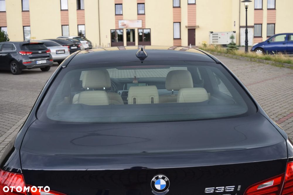 BMW Seria 5 535i Sport-Aut - 11
