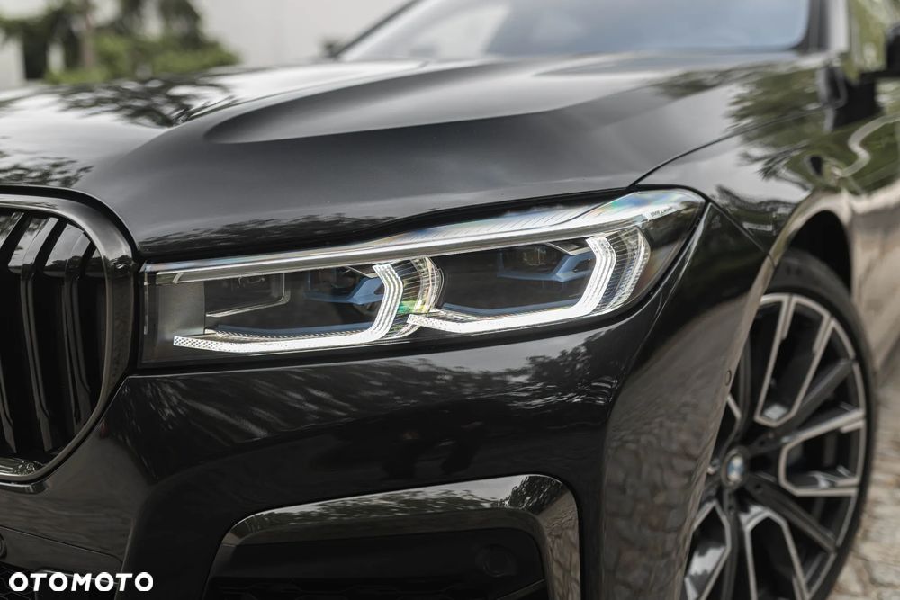 BMW Seria 7 750i xDrive - 2