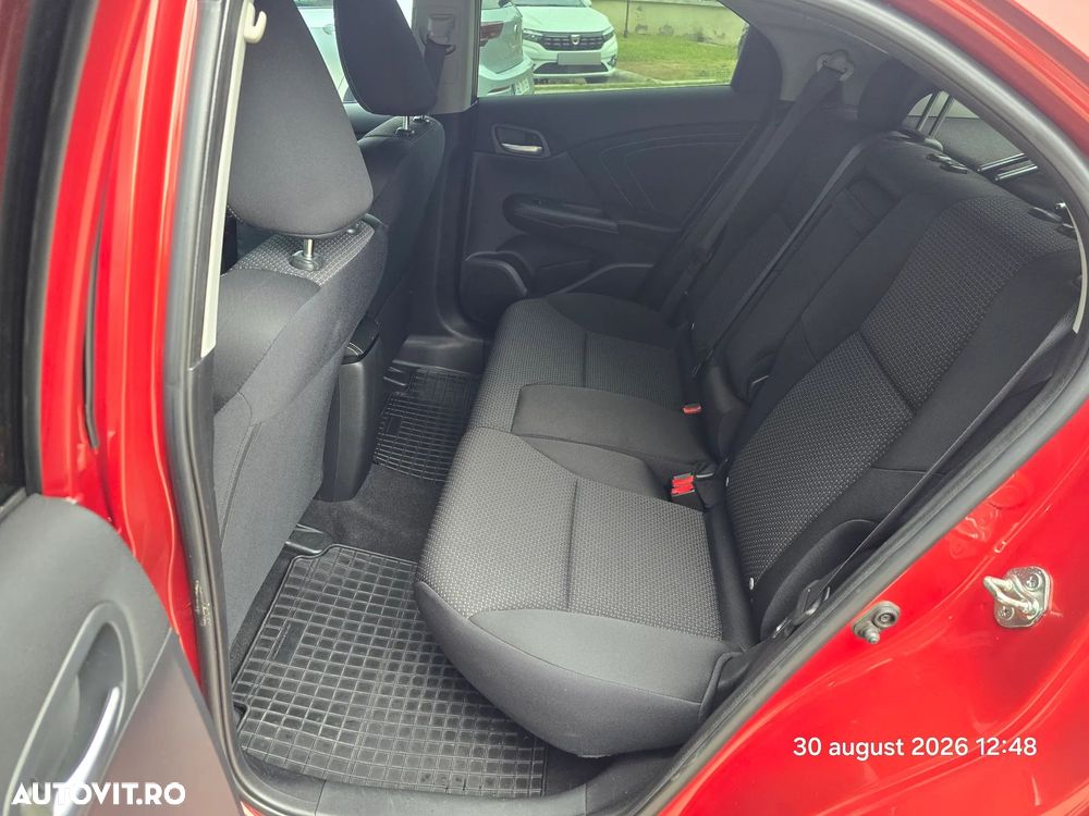 Honda Civic 1.8 i-VTEC MT Elegance - 12