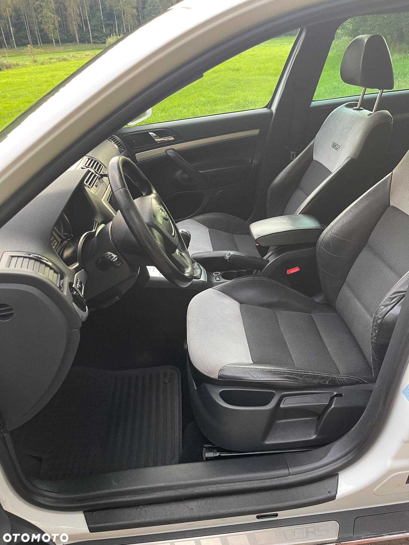 Skoda Octavia Combi 2.0 TDI DPF RS - 18