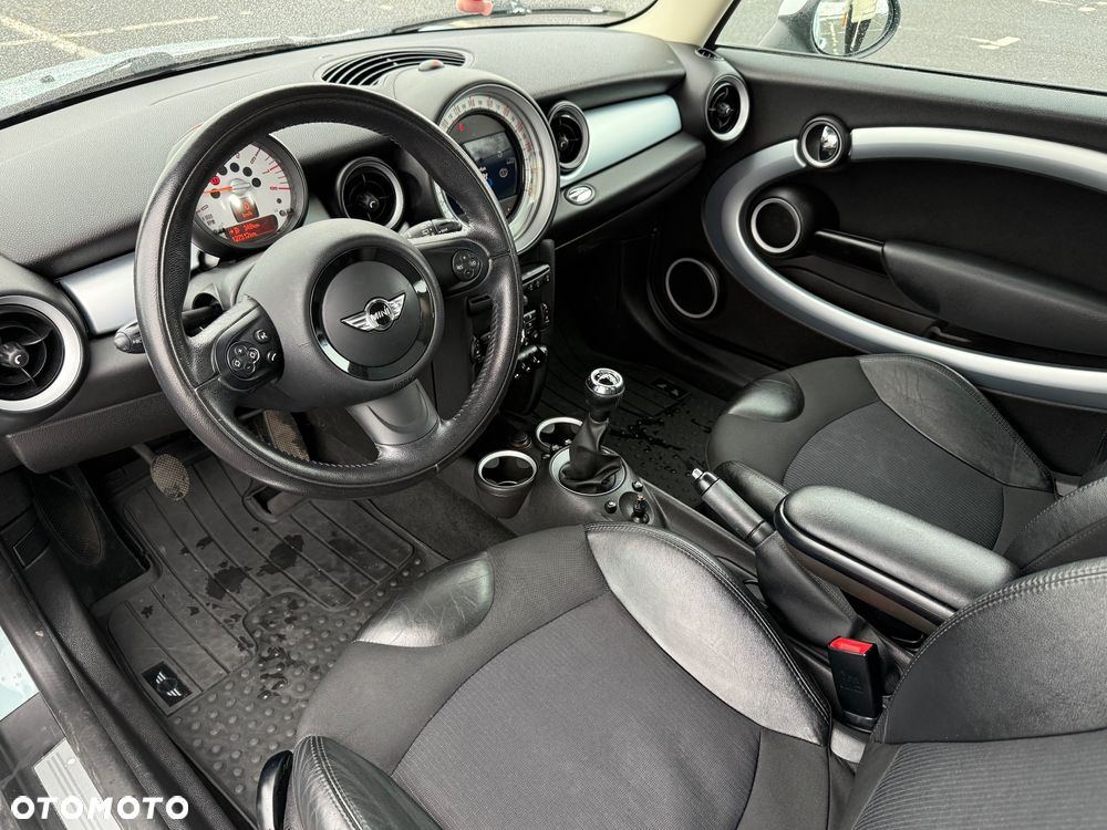 MINI Cooper Standard - 19