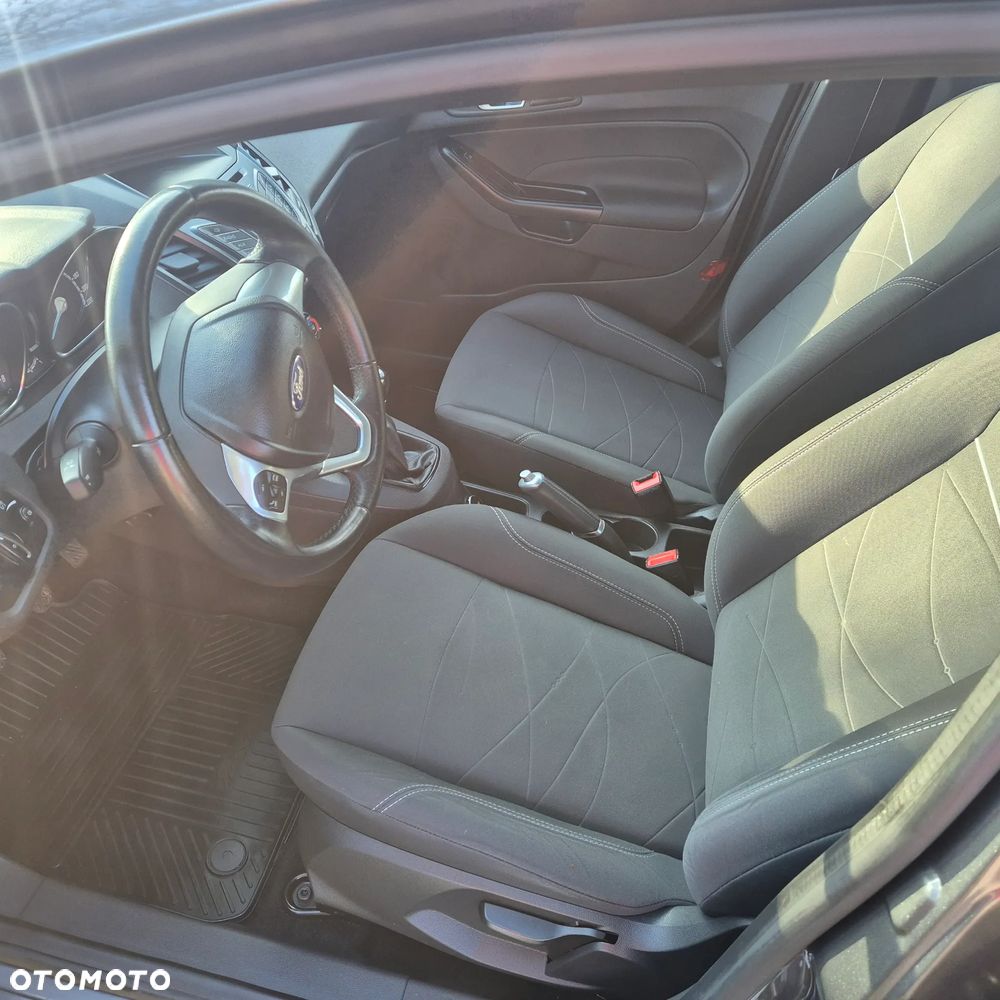 Ford Fiesta 1.0 Champions Edition - 11