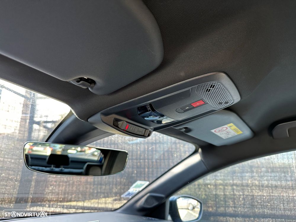 Peugeot e-208 GT+ - 35