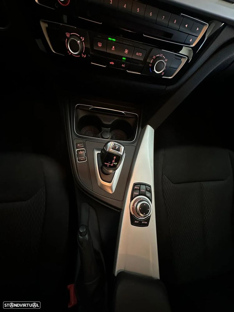 BMW 320 d Touring Aut. Efficient Dynamics Edition - 12