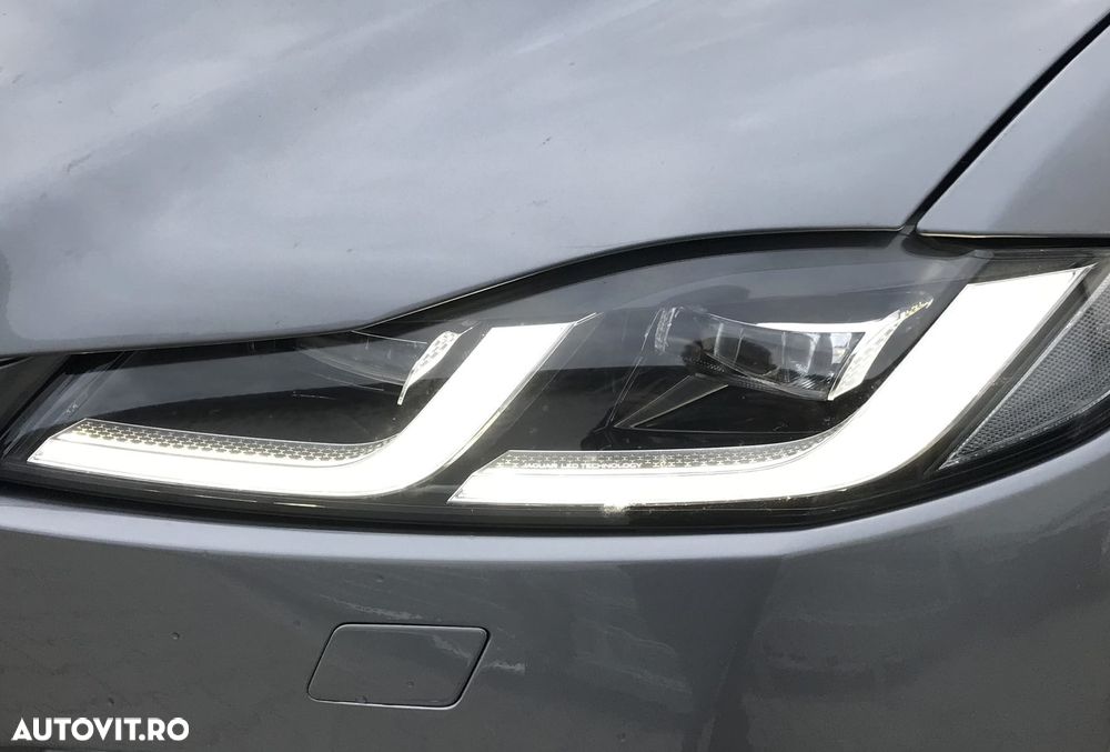 Jaguar F-Pace P400e AWD HSE - 39