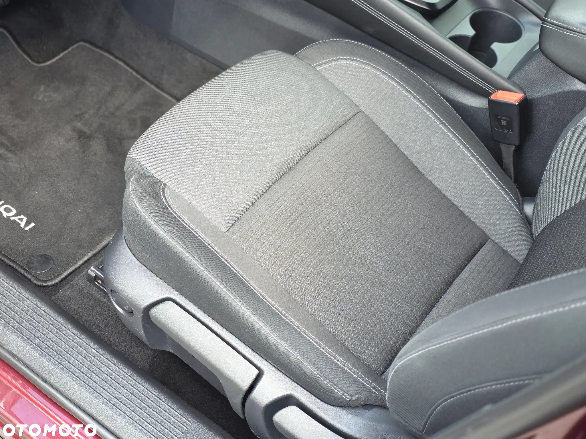 Nissan Qashqai 1.3 DIG-T mHEV N-Connecta Xtronic - 23