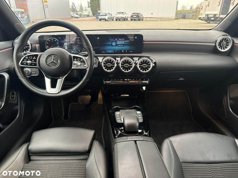 Mercedes-Benz CLA - 24