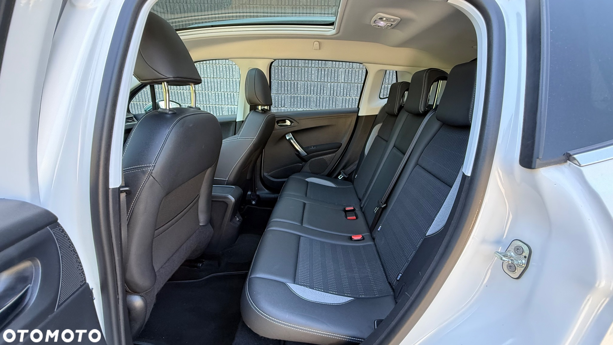 Peugeot 2008 1.6 BlueHDi Allure S&S - 18