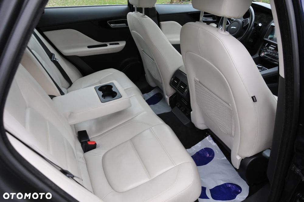 Jaguar F-Pace 2.0 i4D AWD Chequered Flag - 21